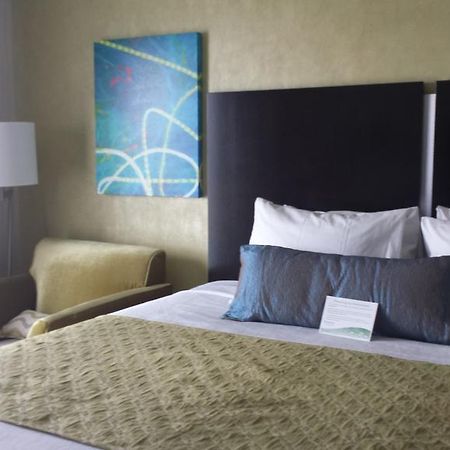 Best Western Plus Laguardia Airport Hotel نيو يورك الغرفة الصورة