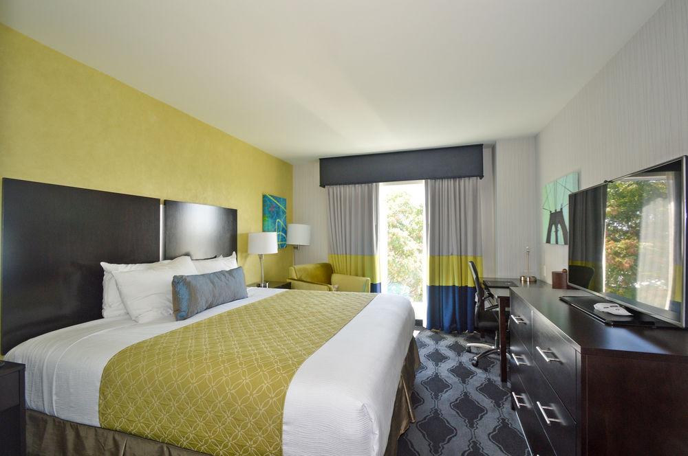 Best Western Plus Laguardia Airport Hotel نيو يورك المظهر الخارجي الصورة