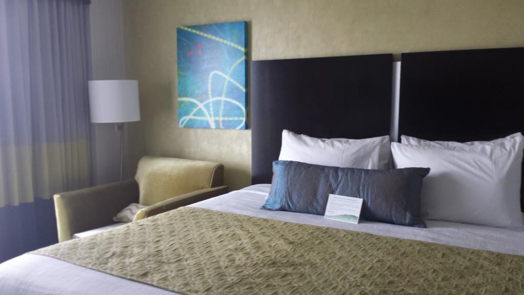 Best Western Plus Laguardia Airport Hotel نيو يورك الغرفة الصورة